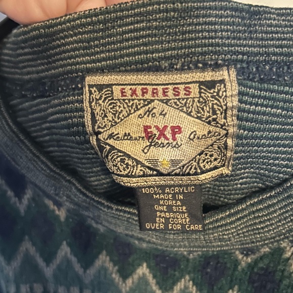 Vintage Patterned Express Sweater - Picture 3 of 3